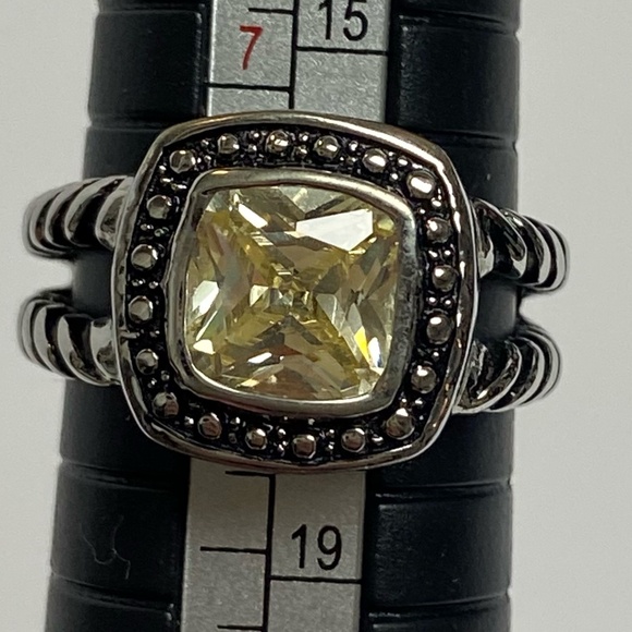 Silpada Sterling Silver with off white yellow center stone ring Size 8 - Picture 8 of 8
